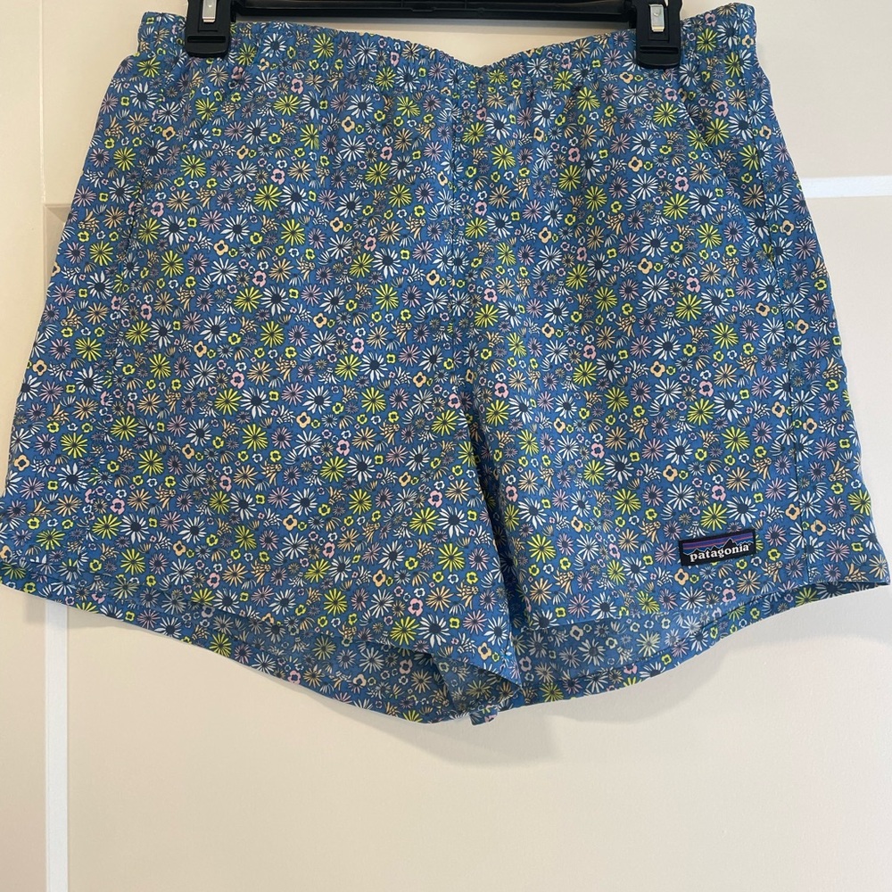 NWT Patagonia Baggies (5 inch) women’s medium